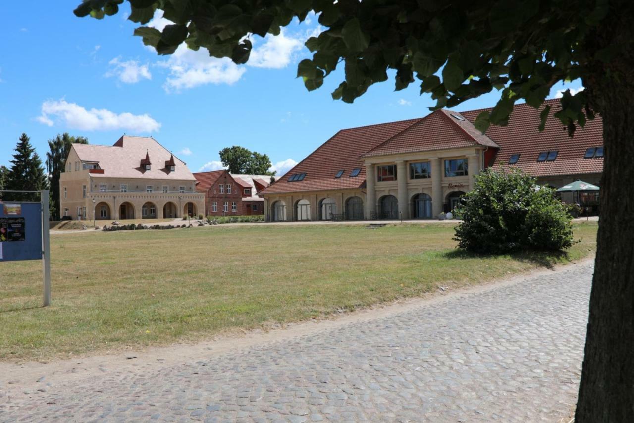 Schloss Am Haff Stolpe auf Usedom Exterior photo